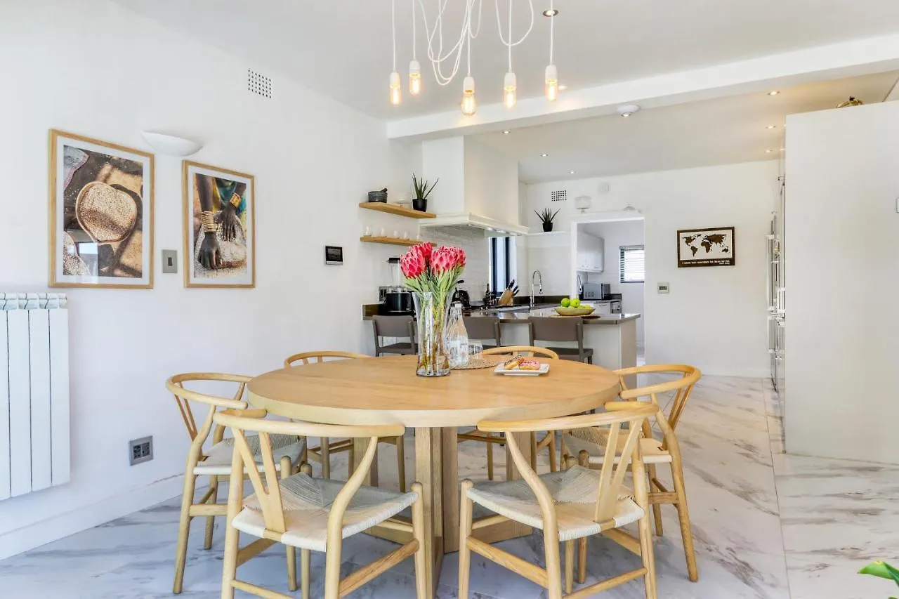 Maison De La Mer - Luxury Camps Bay Villa With Pool And Ocean View Cape Town