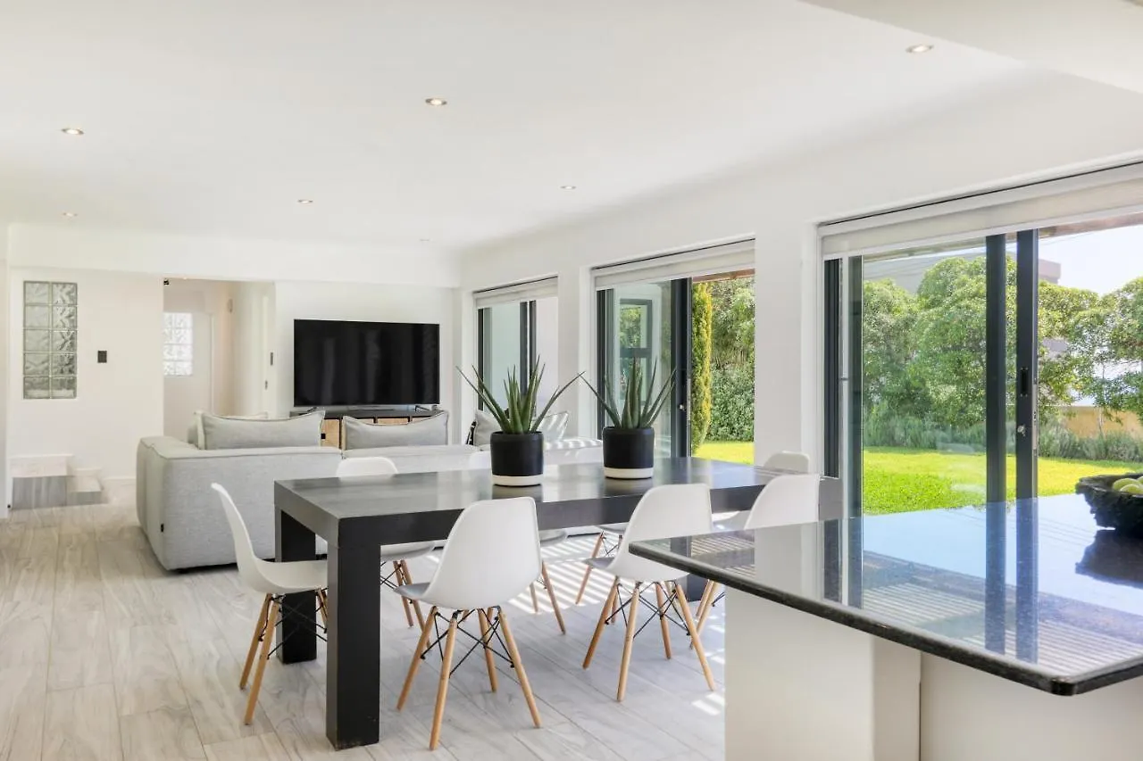 Maison De La Mer - Luxury Camps Bay Villa With Pool And Ocean View Cape Town 0*,