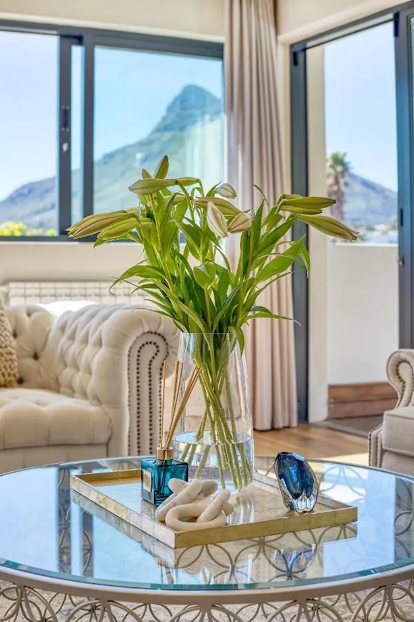 Maison De La Mer - Luxury Camps Bay Villa With Pool And Ocean View Cape Town