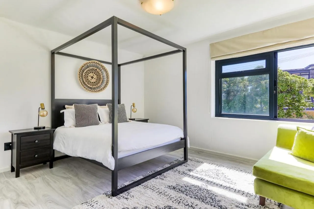 Maison De La Mer - Luxury Camps Bay Villa With Pool And Ocean View Cape Town