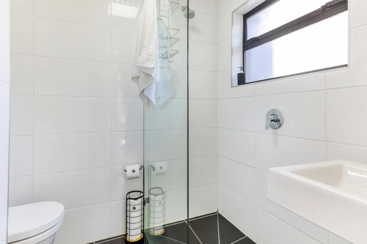 Maison De La Mer - Luxury Camps Bay Villa With Pool And Ocean View Cape Town