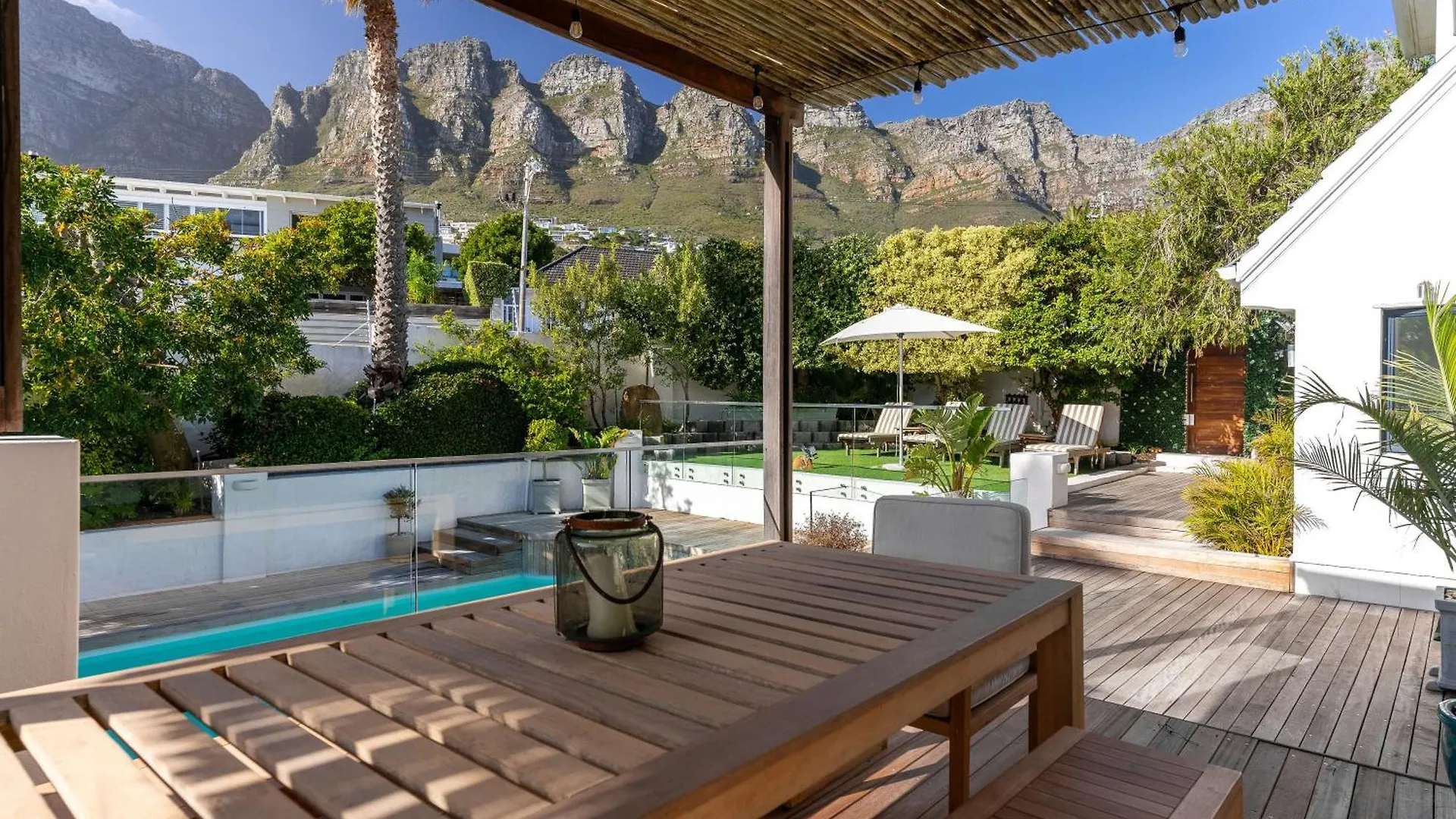 Maison De La Mer - Luxury Camps Bay Villa With Pool And Ocean View Cape Town